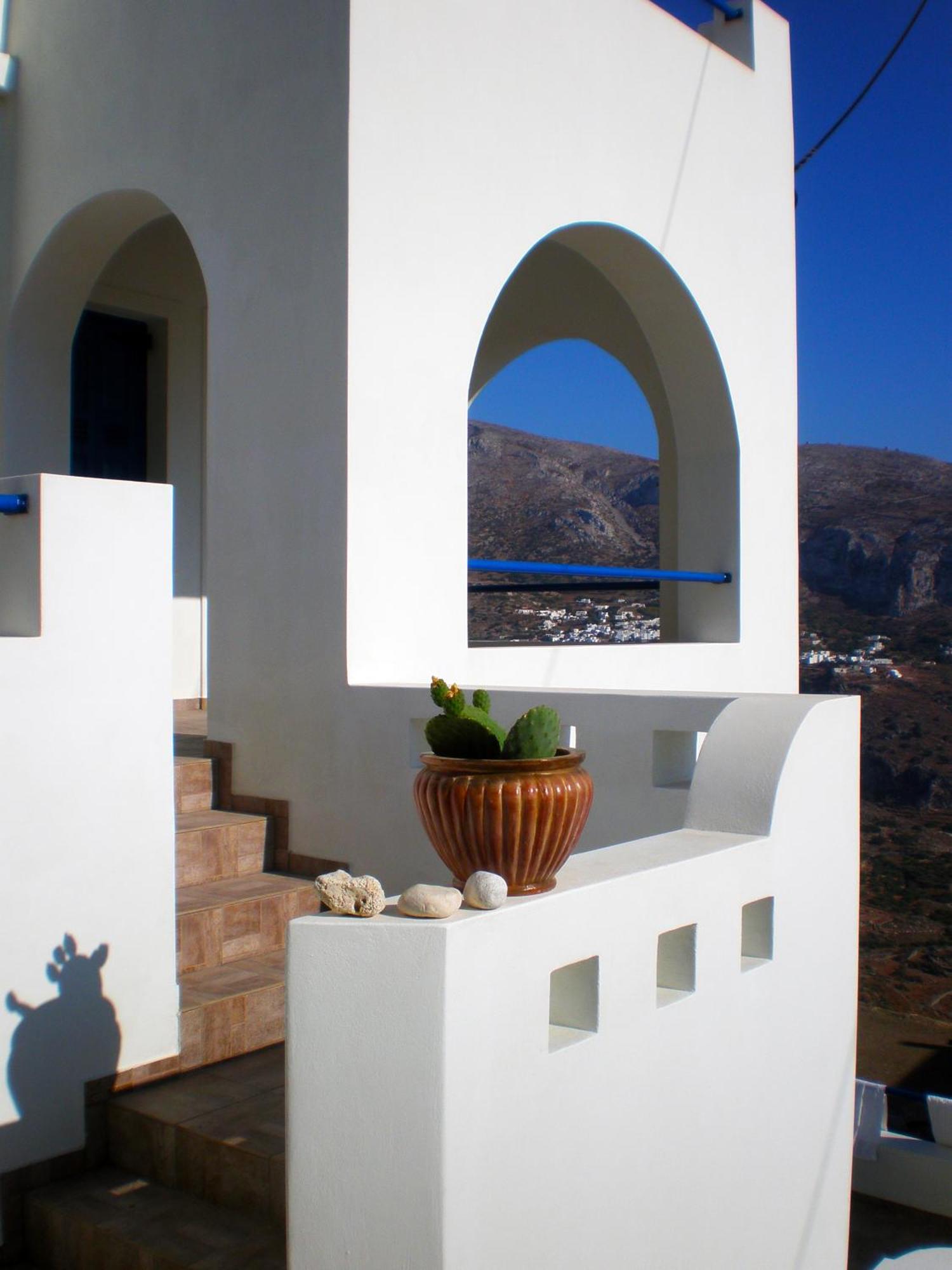 Plori Studios And Apartments Aegiali Luaran gambar